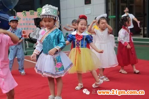 河南洛陽正大偉才幼兒園“關(guān)愛留守兒童夏令營”之愛心義賣活動