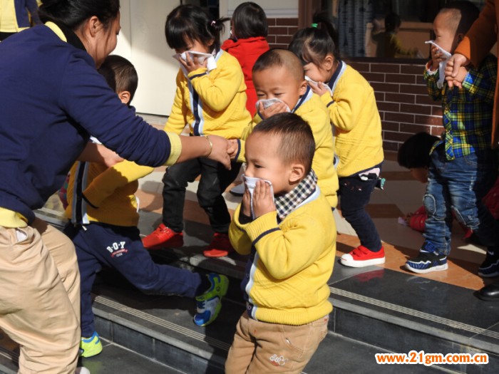 貴州松桃鴻合偉才幼兒園消防演習(xí)活動(dòng)