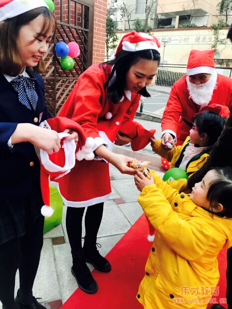 四川瀘州偉才幼兒園圣誕Party，一起圣誕吧！