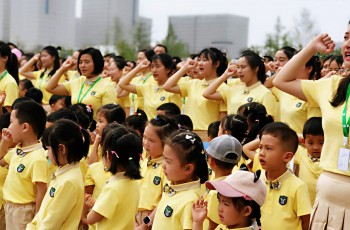 童在藍天下，讓愛育見未來——偉才教育師德師風建設(shè)全國大型公益活動成都站率先發(fā)聲！