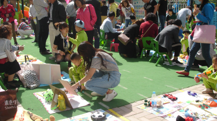 甘肅酒泉東方明都偉才幼兒園環(huán)保跳蚤市場活動(dòng)