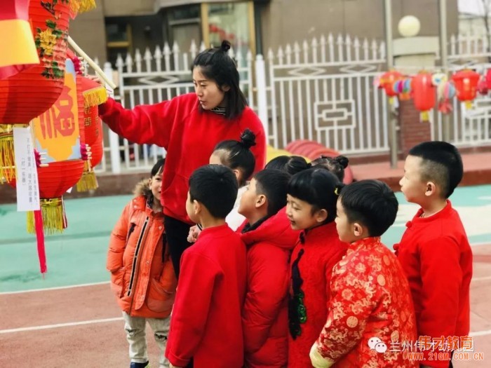 甘肅蘭州格蘭綠都偉才幼兒園：正月十五花燈展 大家齊樂慶元宵