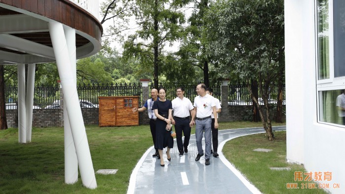 筑幸福巢，圓童年夢——浙江寧波蜜蜂王國偉才幼兒園開園慶典