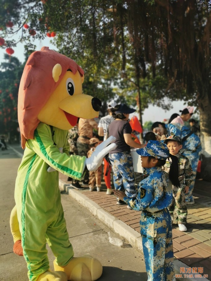 颯爽英姿，小小特種兵丨廣西貴港凱旋國(guó)際偉才幼兒園國(guó)慶親子軍事演習(xí)活動(dòng)