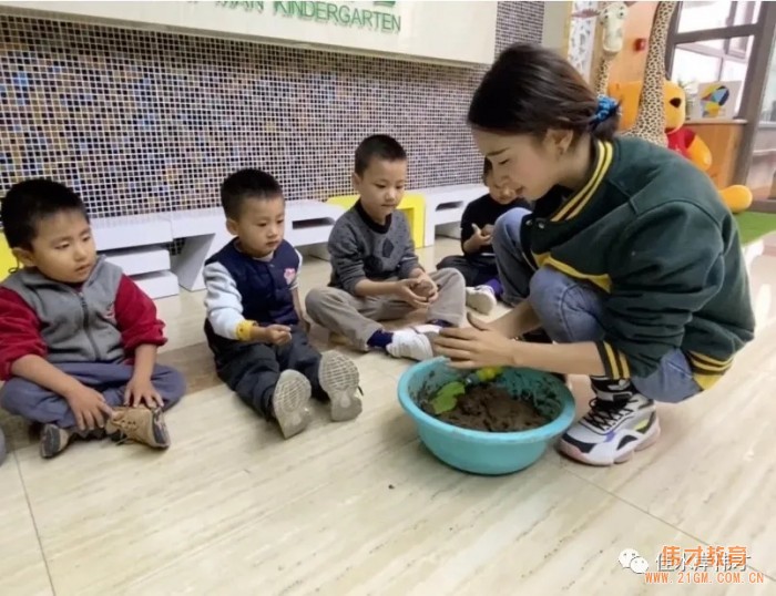 歡樂(lè)課堂：一起玩泥巴！丨甘肅天水佳水岸偉才幼兒園