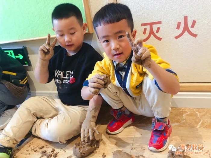 歡樂(lè)課堂：一起玩泥巴！丨甘肅天水佳水岸偉才幼兒園