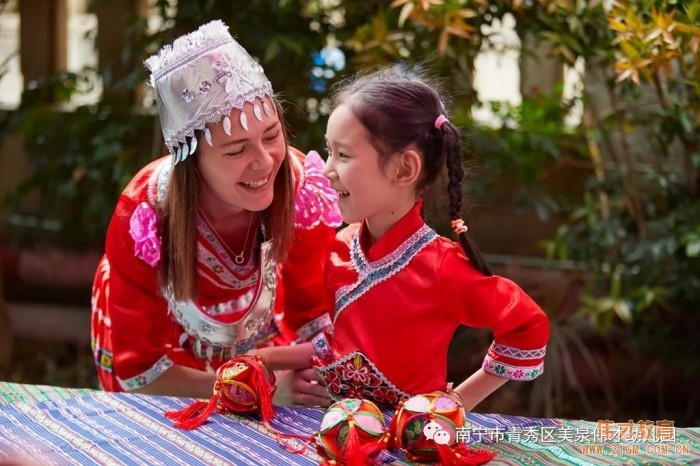 “壯鄉(xiāng)歌圩節(jié)，五彩三月三”——廣西南寧美泉偉才幼兒園