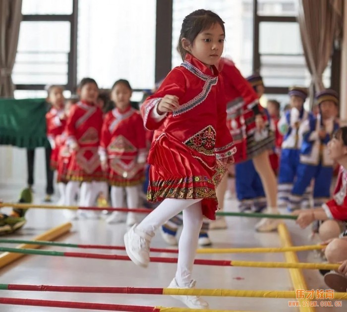 “壯鄉(xiāng)歌圩節(jié)，五彩三月三”——廣西南寧美泉偉才幼兒園