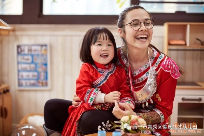 “壯鄉(xiāng)歌圩節(jié)，五彩三月三”——廣西南寧美泉偉才幼兒園